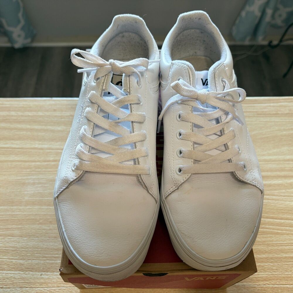 Vans Seldan Low Women's White Athletic Leather Skateboard Shoes Sneakers Size 10